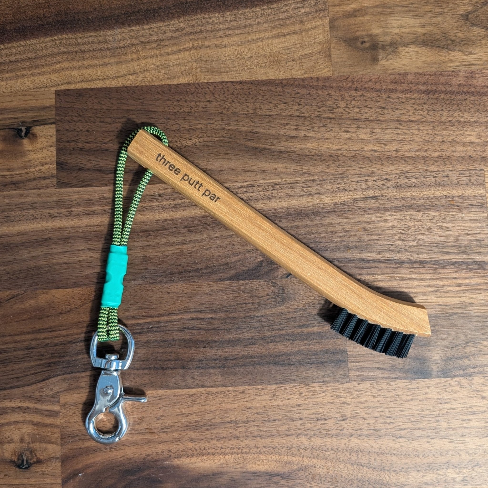 Hickory Golf Brush - Emerald Fairway - Three Putt Par